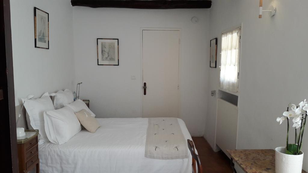 Bed and Breakfast Le Moulin En Provence Saint-Antonin-sur-Bayon Habitación foto